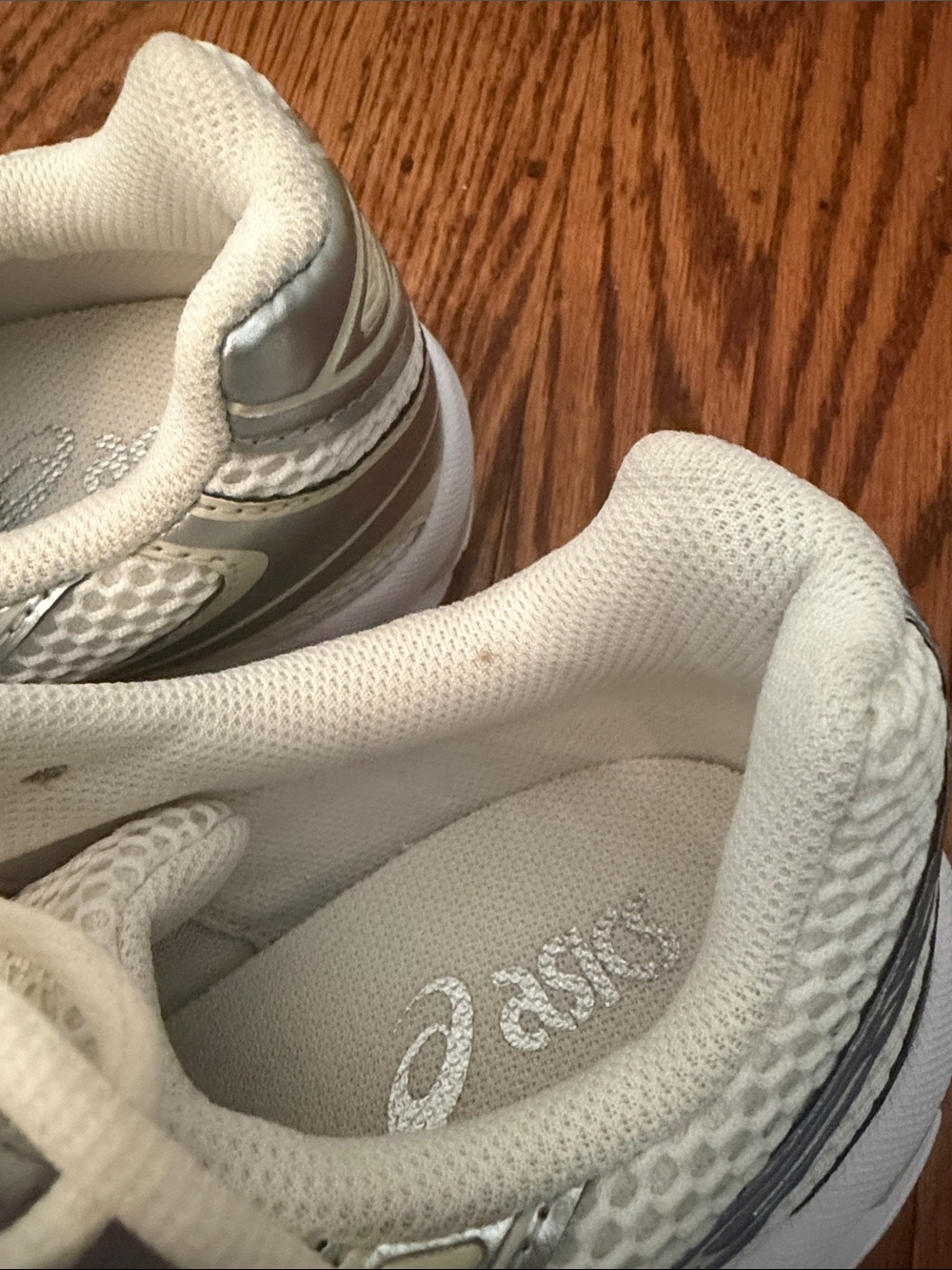 ASICS Gel 1130 White and Silver Athletic Sneakers - Picture 5 of 5